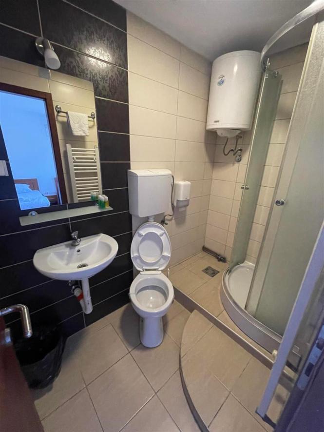 Rooms Gat Subotica Exteriör bild