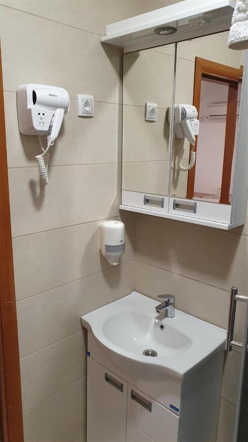 Rooms Gat Subotica Exteriör bild