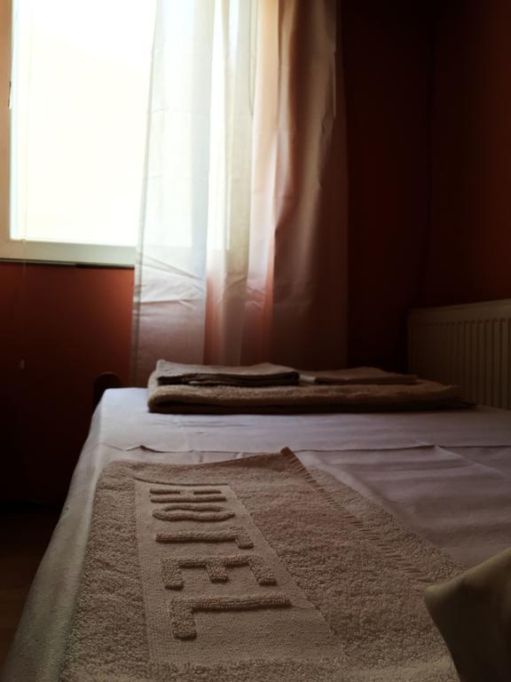 Rooms Gat Subotica Exteriör bild