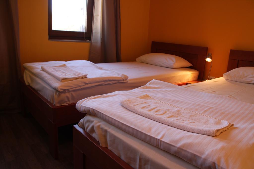 Rooms Gat Subotica Exteriör bild